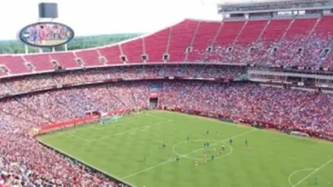 连战告捷，六日连胜巅峰对决！春武里主场迎战劲敌，悬念四起，战火一触即发！