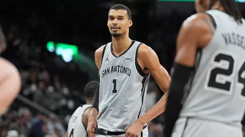 大乐透期号专家推荐：背靠背策略115分解析